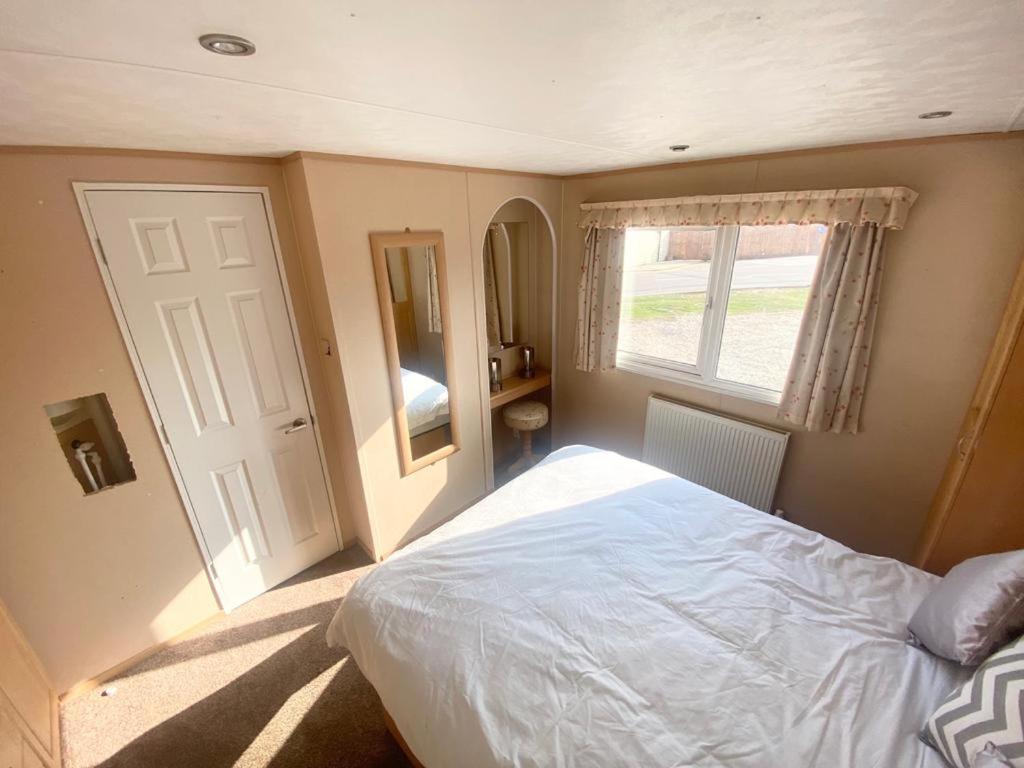 Luxury 2 Bedroom 2 Bathroom Caravan-Small Sofa 1 Pers Saint Osyth Dış mekan fotoğraf