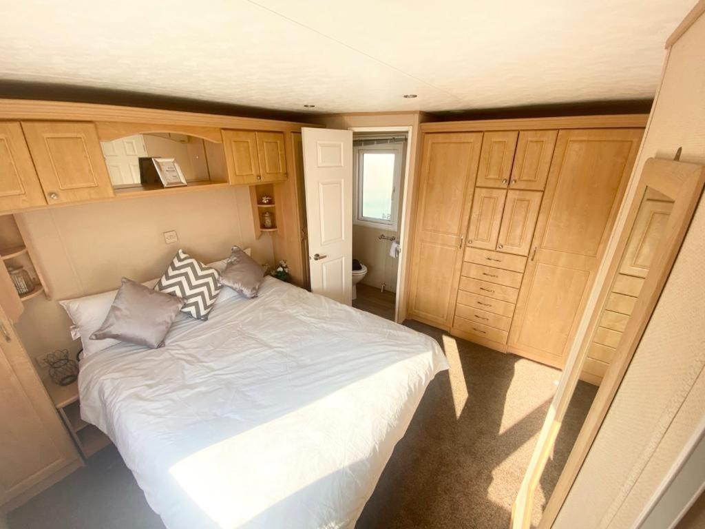 Luxury 2 Bedroom 2 Bathroom Caravan-Small Sofa 1 Pers Saint Osyth Dış mekan fotoğraf