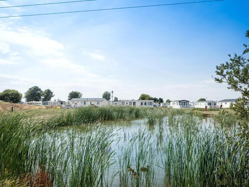 Luxury 2 Bedroom 2 Bathroom Caravan-Small Sofa 1 Pers Saint Osyth Dış mekan fotoğraf