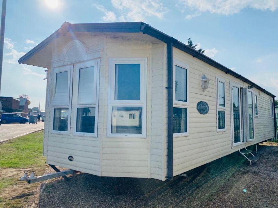Luxury 2 Bedroom 2 Bathroom Caravan-Small Sofa 1 Pers Saint Osyth Dış mekan fotoğraf